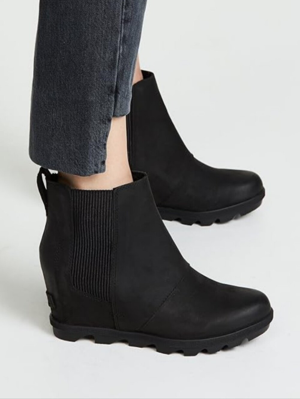 Sorel Black Joan Rapsody Chelsea Wedge Ankle Booties Women's sz 8.